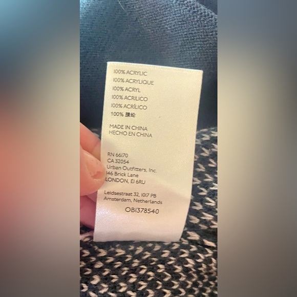 Urban Outfitters Cardigan Sweater Medium Fuzzy Animal Print NWT New Lagenlook - Picture 10 of 12